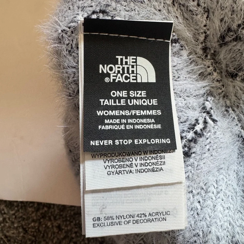 The North Face Womens Gray Fuzzy Knit Cuffed Beanie Hat Logo Patch One Size